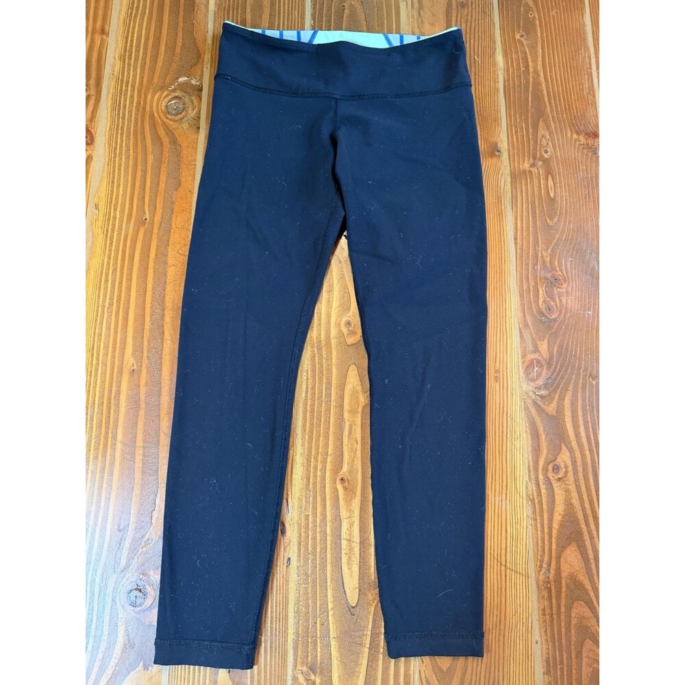Lululemon Women's Capri Leggings Size 6 Reversible Black